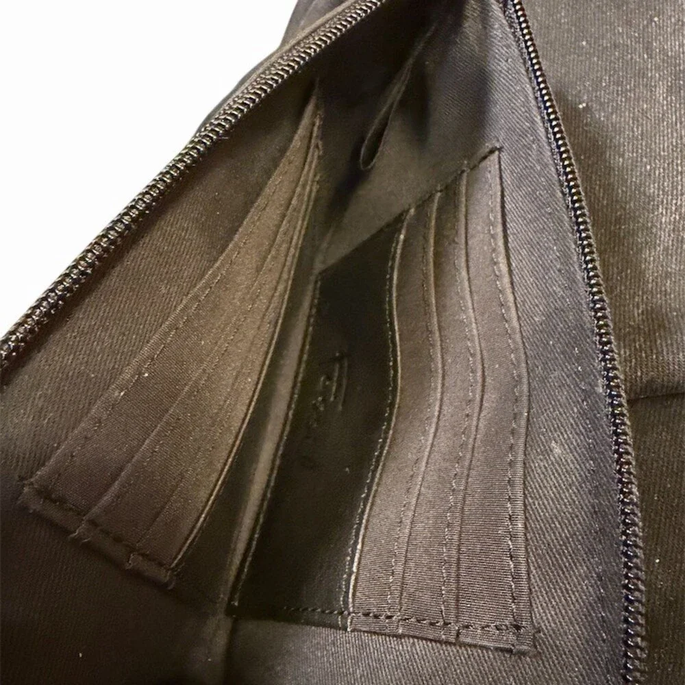 Fossil Wristlet Wallet Small Black Silver Toned Zip Strap